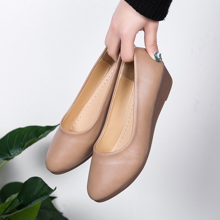 Autumn Korean style shallow mouth small slope heel peas shoes