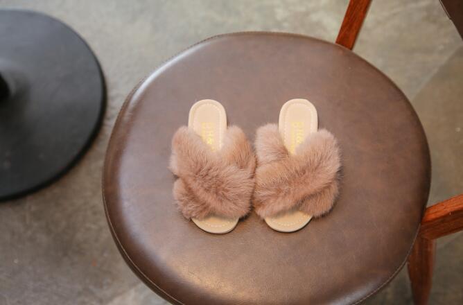 Sandals female Korean version of the cross rabbit fur flat slippers plush shoes