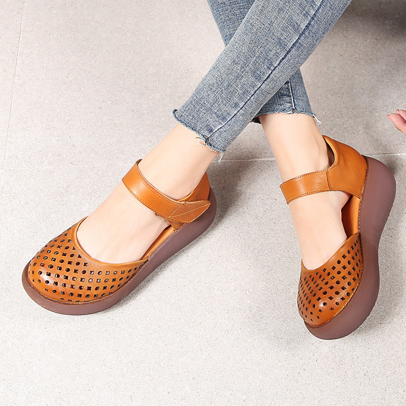 Retro casual hole shoes