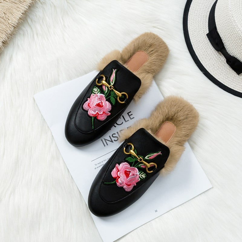Wear flat bunny shoes in autumn and winter